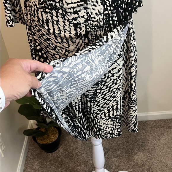 Lauren Ralph Lauren Women’s Black and Cream Long Sleeve Dress Size 12 - Picture 3 of 8